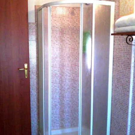 ゲストハウス Il Laghetto シニスコーラ